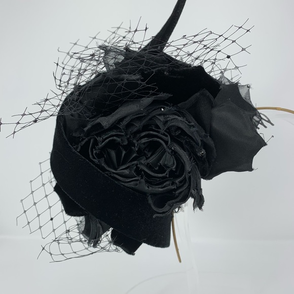 NWT Philip Treacy Black Floral Fascinator - Picture 2 of 8